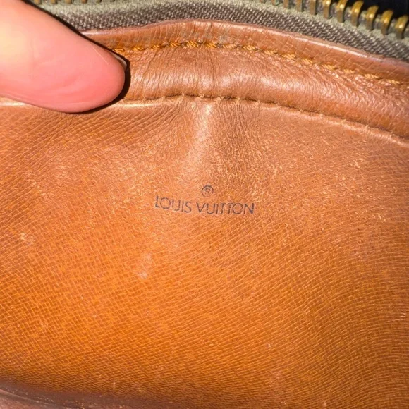 LOUIS VUITTON MONO Marly
Bandoulière Crossbody AUTHENTIC VINTAGE Luxury Purse - Picture 7 of 17